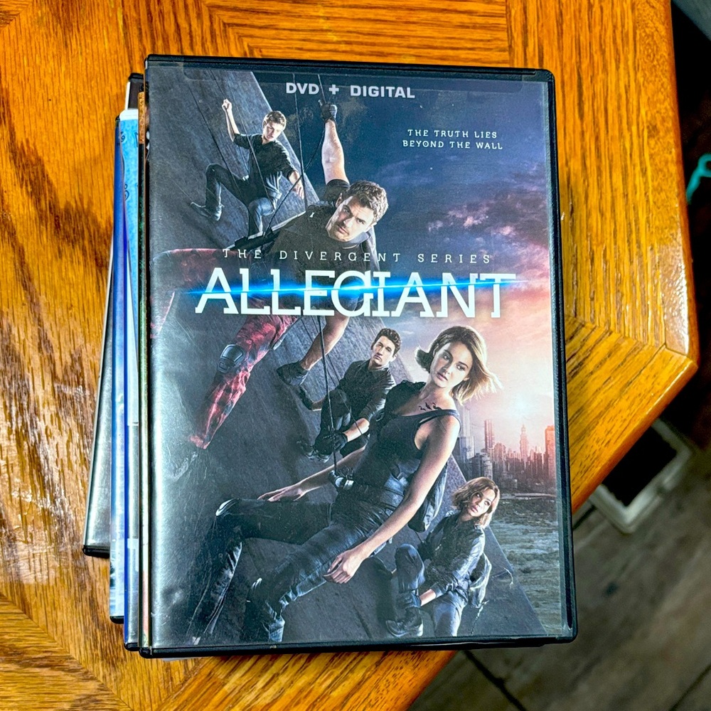 Divergent Series: Allegiant DVD